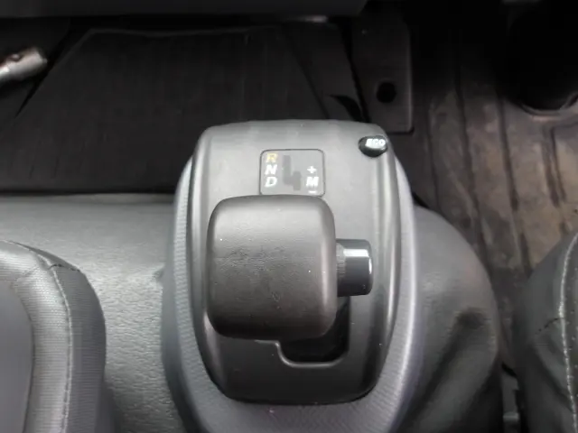 いすゞ フォワード 2RG-FRR90S2(2WD)の写真27