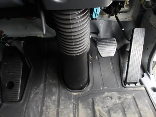 いすゞ フォワード 2RG-FRR90S2(2WD)の写真28