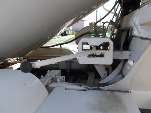 いすゞ フォワード 2PG-FTR90U2(2WD)の写真6