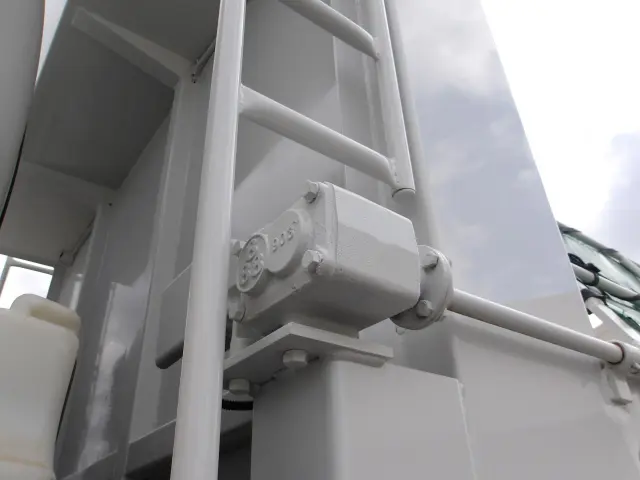 いすゞ ギガ 2PG-CXZ77CT(6x4)の写真10