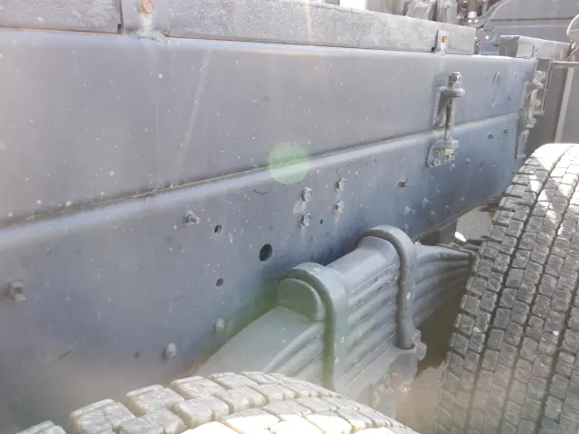 いすゞ ギガ 2PG-CXZ77CT(6x4)の写真13