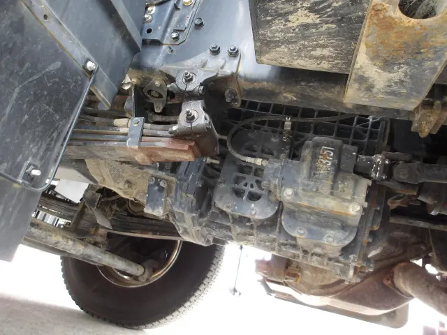 いすゞ ギガ 2PG-CXZ77CT(6x4)の写真15