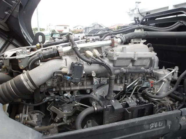 いすゞ ギガ 2PG-CXZ77CT(6x4)の写真17