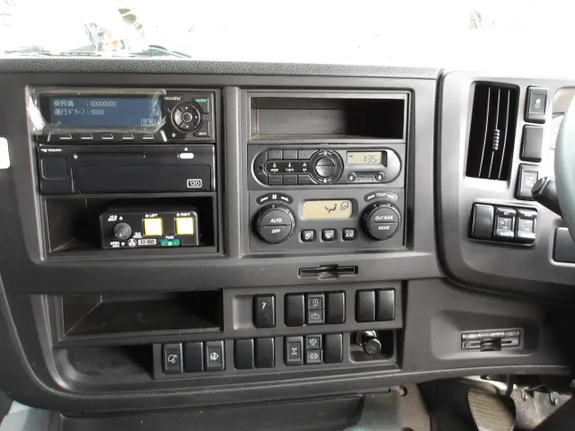 いすゞ ギガ 2PG-CXZ77CT(6x4)の写真21