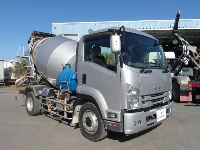 いすゞ フォワード 2PG-FTR90U2(2WD)の写真3