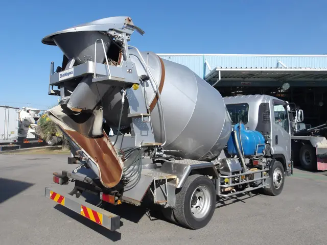 いすゞ フォワード 2PG-FTR90U2(2WD)の写真4