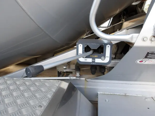 いすゞ フォワード 2PG-FTR90U2(2WD)の写真6