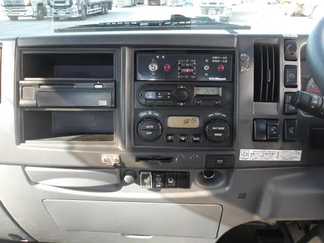 いすゞ フォワード 2PG-FTR90U2(2WD)の写真21