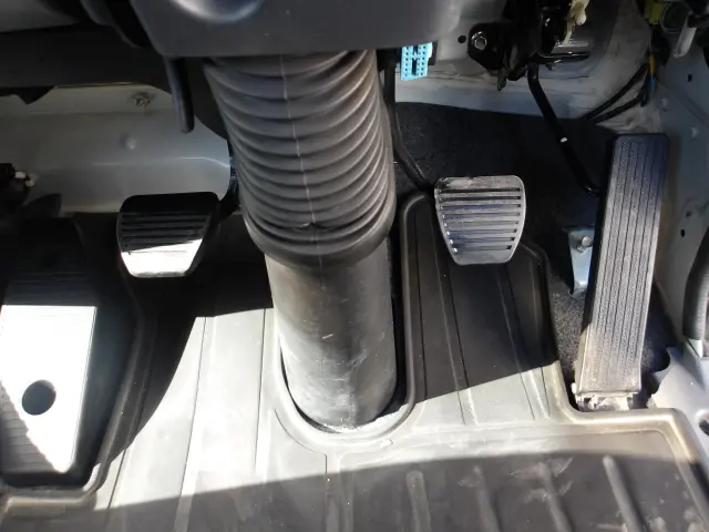 いすゞ フォワード 2PG-FTR90U2(2WD)の写真23