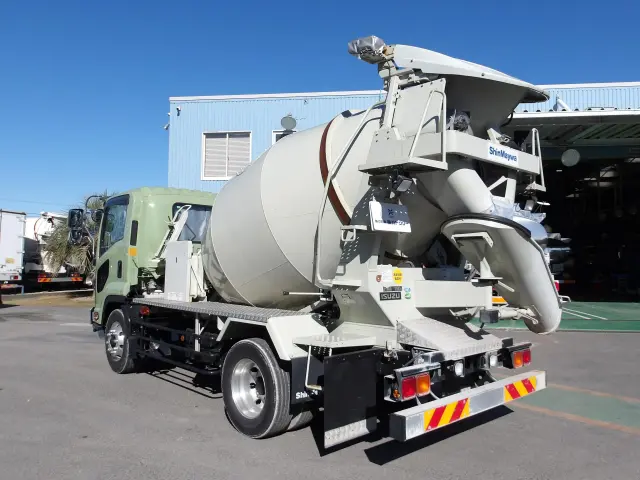 いすゞ フォワード LKG-FTR90S2(2WD)の写真2