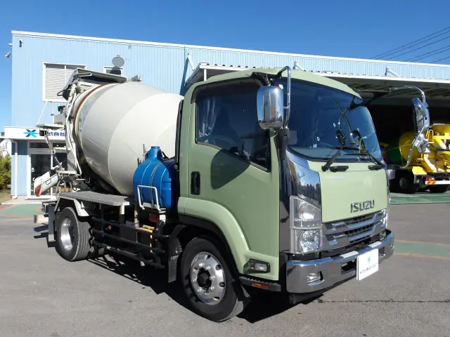 いすゞ フォワード LKG-FTR90S2(2WD)の写真3