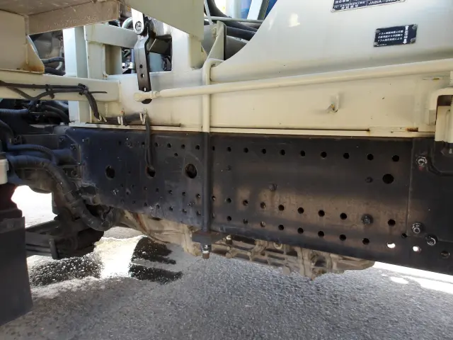 いすゞ フォワード LKG-FTR90S2(2WD)の写真13