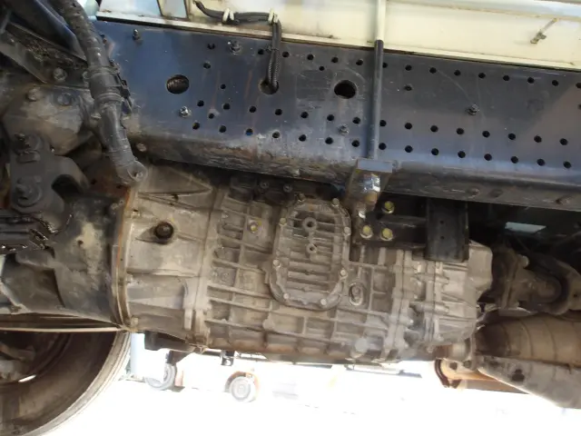 いすゞ フォワード LKG-FTR90S2(2WD)の写真16