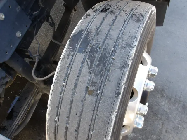 いすゞ フォワード LKG-FTR90S2(2WD)の写真19