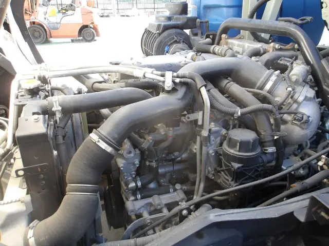 いすゞ フォワード LKG-FTR90S2(2WD)の写真20