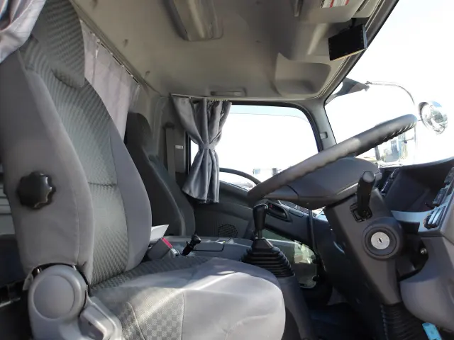 いすゞ フォワード LKG-FTR90S2(2WD)の写真21