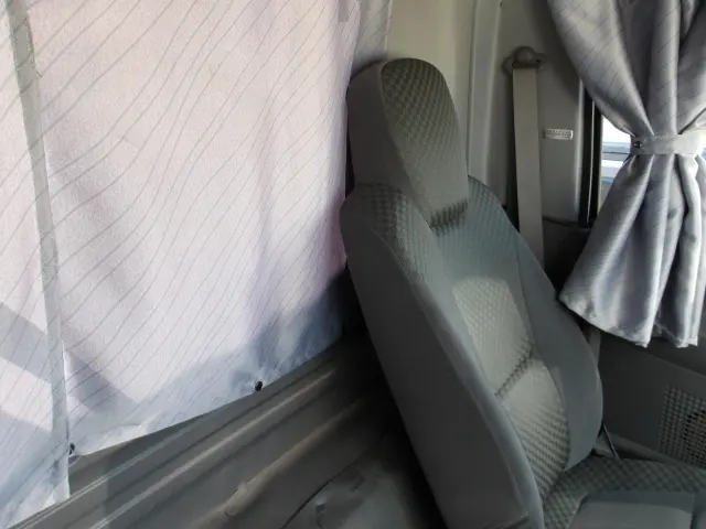 いすゞ フォワード LKG-FTR90S2(2WD)の写真22