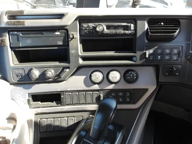 ＵＤ クオン 2RG-GK5DAB(2WD)の写真21