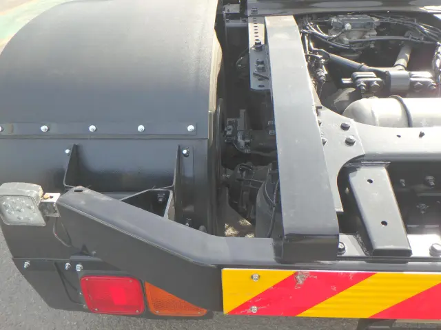 日野 プロフィア QPG-SH1EEDG(2WD)の写真11