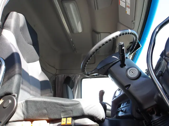 日野 プロフィア QPG-SH1EEDG(2WD)の写真19