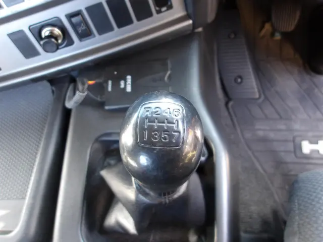 日野 プロフィア QPG-SH1EEDG(2WD)の写真24