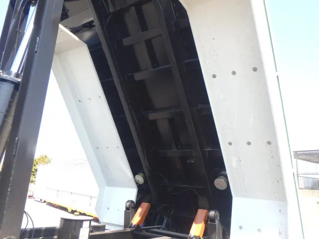 日野 プロフィア 2DG-FS1AGE(6x4)の写真7