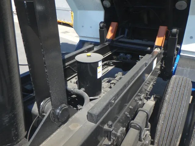 日野 プロフィア 2DG-FS1AGE(6x4)の写真8