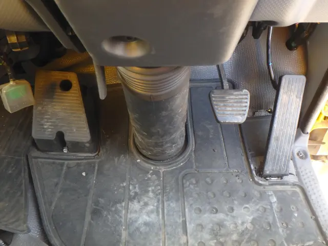 いすゞ エルフ TPG-NKR85N(2WD)の写真24