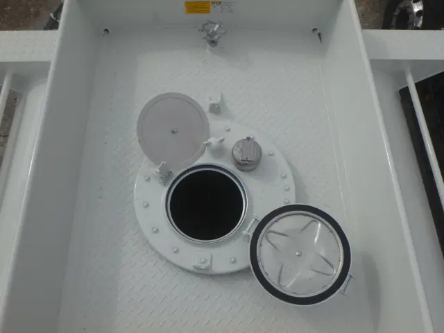 三菱 キャンター 2PG-FEB90(2WD)の写真9