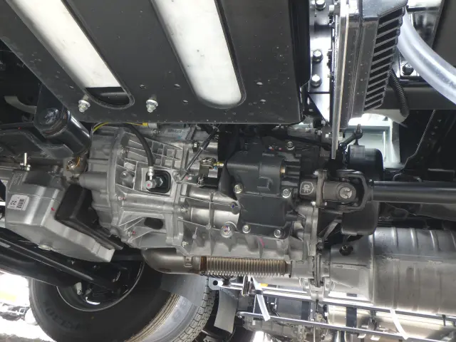 三菱 キャンター 2PG-FEB90(2WD)の写真17