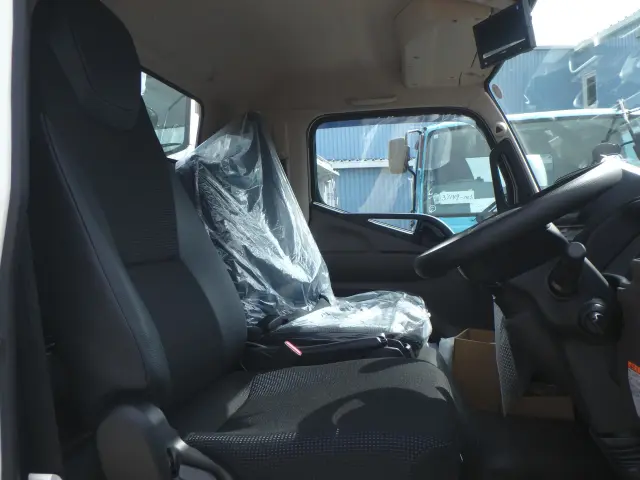 三菱 キャンター 2PG-FEB90(2WD)の写真19