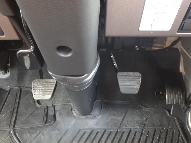 三菱 キャンター 2PG-FEB90(2WD)の写真24