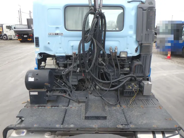 日野 プロフィア QPG-SH1EDDG(2WD)の写真6