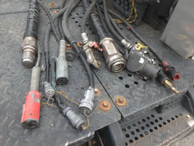 日野 プロフィア QPG-SH1EDDG(2WD)の写真10