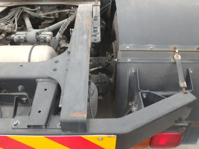 日野 プロフィア QPG-SH1EDDG(2WD)の写真13