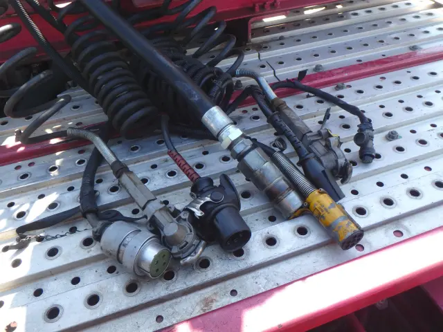 日野 プロフィア 2DG-SH1EEGG(2WD)の写真9