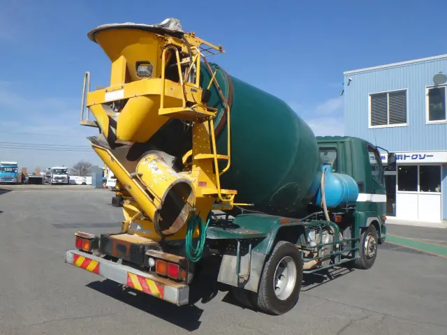 三菱 ファイター QKG-FK72FZ(2WD)の写真4