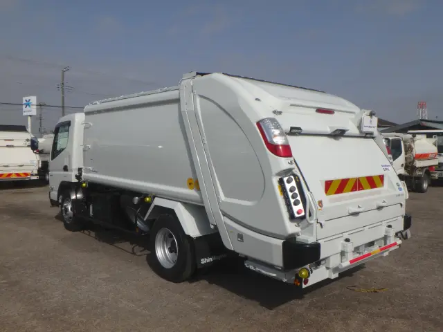 三菱 キャンター 2PG-FEB90(2WD)の写真2