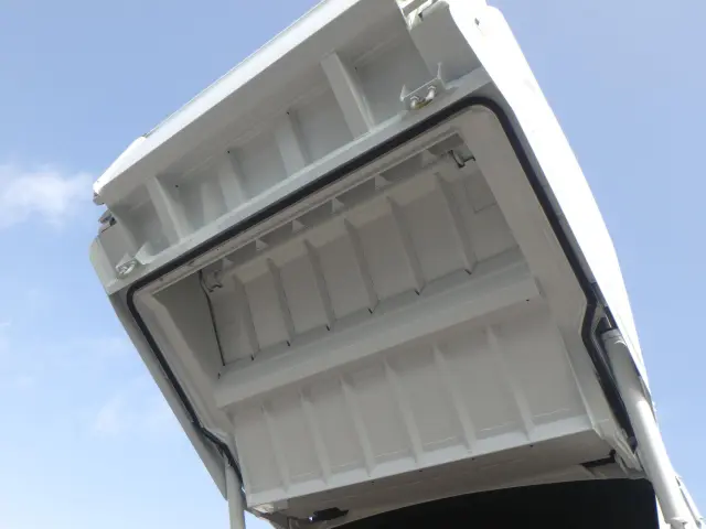 三菱 キャンター 2PG-FEB90(2WD)の写真9