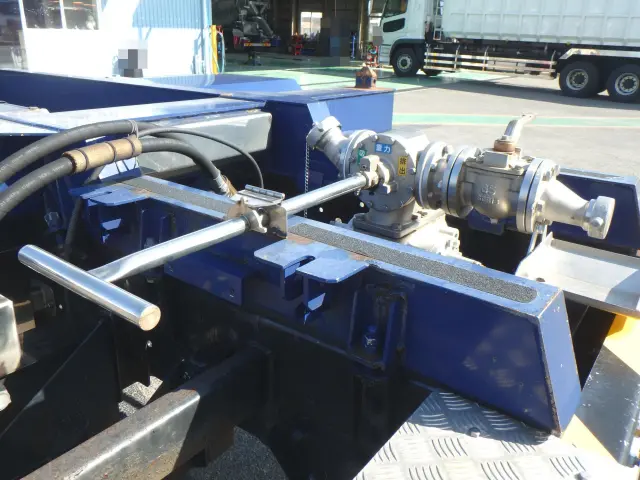 いすゞ ギガ QKG-CYE60BM(6x4)の写真9