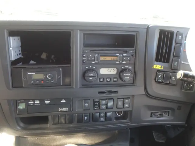 いすゞ ギガ QKG-CYE60BM(6x4)の写真22