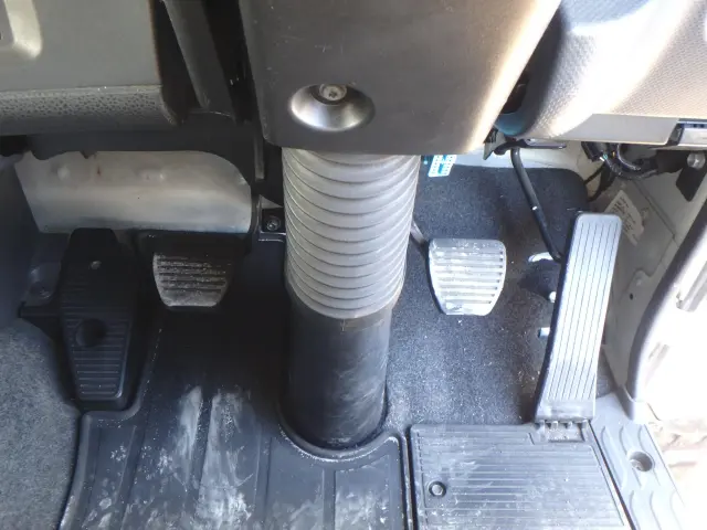 いすゞ ギガ QKG-CYE60BM(6x4)の写真24