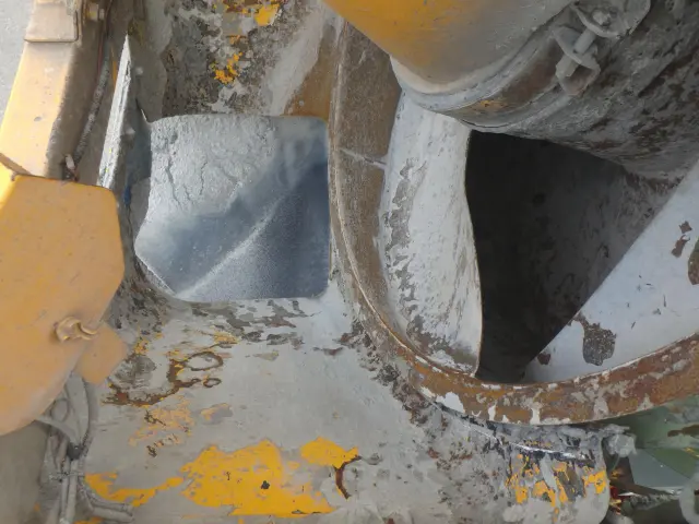 いすゞ フォワード TKG-FRR90S2(2WD)の写真10