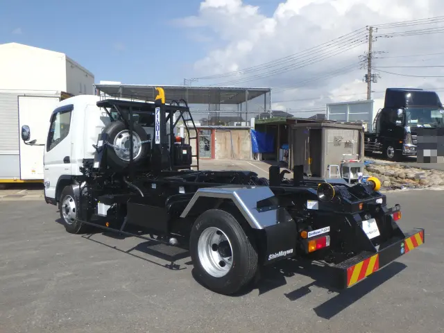 三菱 キャンター 2PG-FEBS0(2WD)の写真2