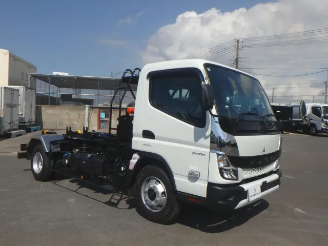 三菱 キャンター 2PG-FEBS0(2WD)の写真3