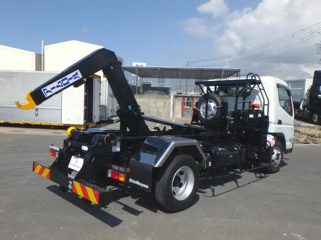 三菱 キャンター 2PG-FEBS0(2WD)の写真5