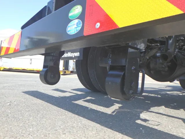 三菱 キャンター 2PG-FEBS0(2WD)の写真11