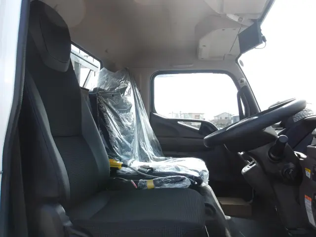 三菱 キャンター 2PG-FEBS0(2WD)の写真18