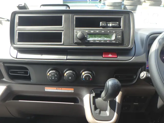 三菱 キャンター 2PG-FEBS0(2WD)の写真21