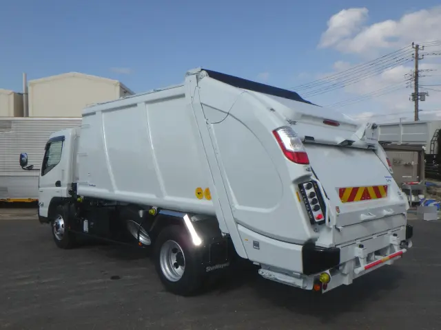 三菱 キャンター 2PG-FEB90(2WD)の写真2